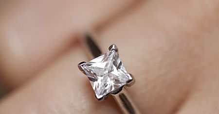 Wartość diamentów jest sztucznie zawyżana. Co z tego? I tak chcesz je mieć