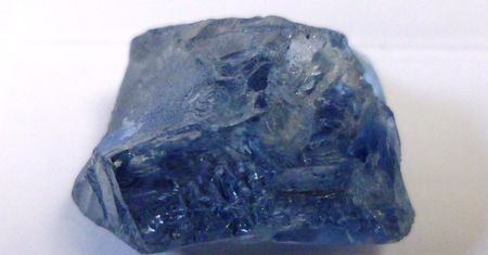 Niezwykły niebieski diament sprzedany za rekordową kwotę