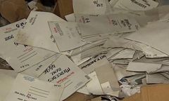 Spalone dokumenty sądowe pod Warszawą. "W pustostanie prowadzone były badania naukowe"