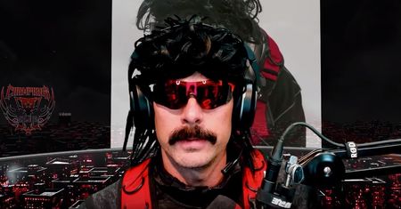 Dr Disrespect, znany internetowy celebryta, został zbanowany na Twitchu