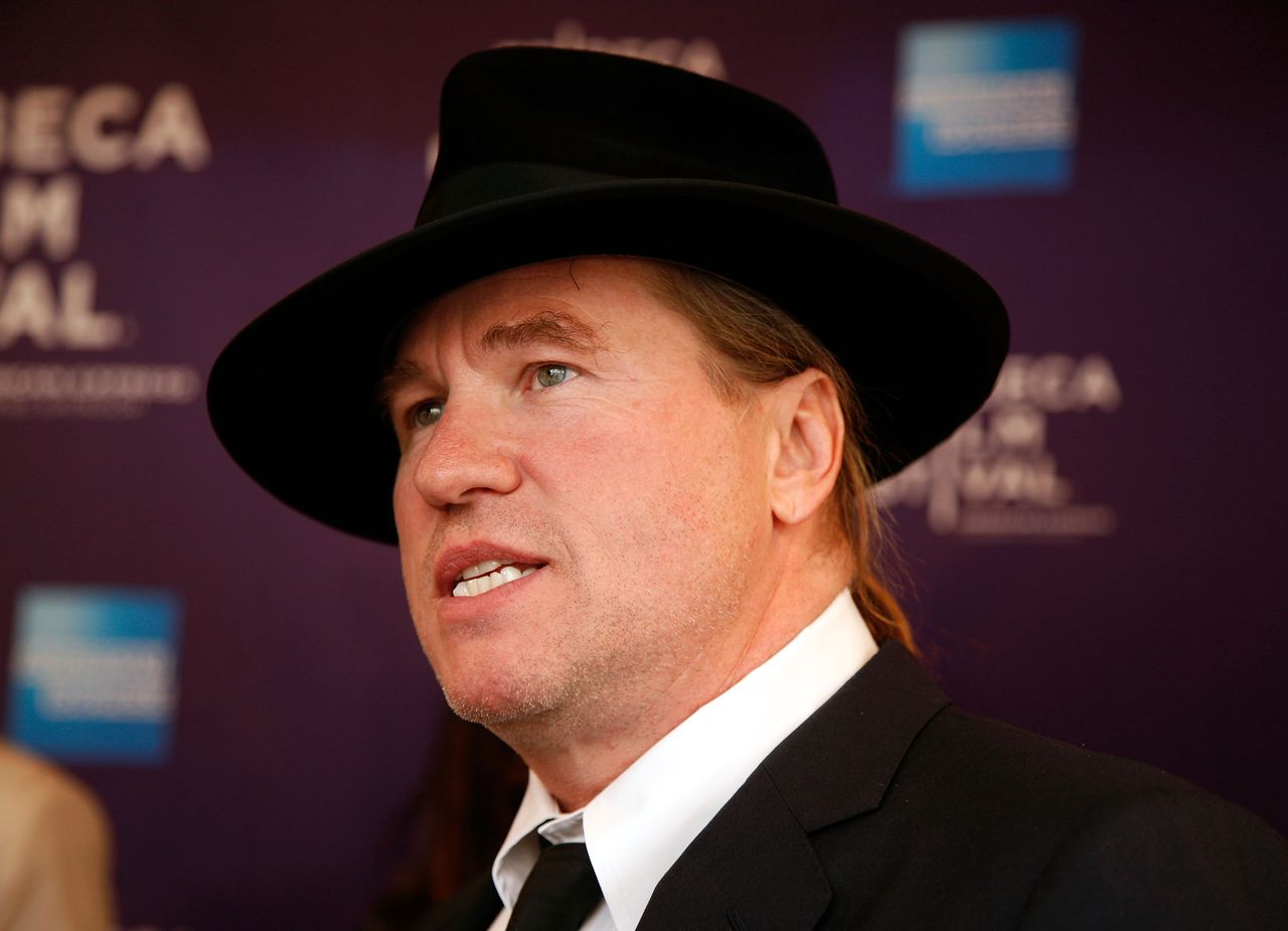 #dziejesiewkulturze: Val Kilmer wraca do formy po walce z rakiem. Pierwszy raz od lat spotkał się z fanami [WIDEO]