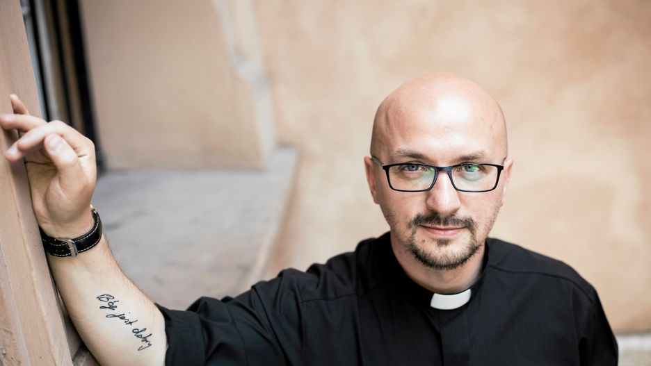 O. Grzegorz Kramer uważa, że pomysł Sekielskiego może zostać źle odebrany przez ofiary pedofilii