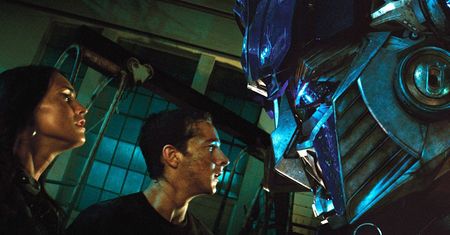 Program TV na piątek – "Transformers", "Galimatias, czyli kogel-mogel 2", "Podwójna tożsamość" [24-04-2020]