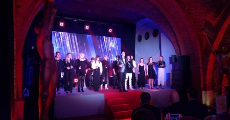 Kiedyś synonim prestiżu, dziś festiwal żenady. Wszystkiemu winna polityka?