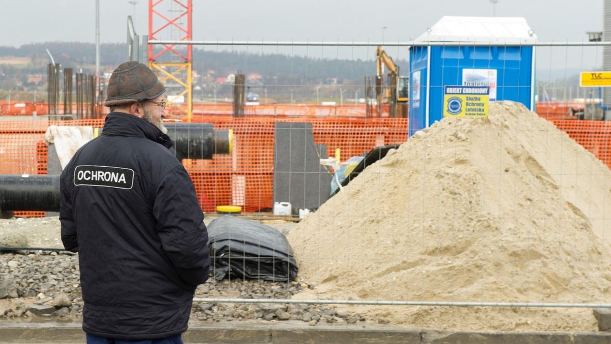 Kolejne roczniki nabywające uprawnienia emerytalne będą miały mniejsze świadczenia - zwracają uwagę eksperci.