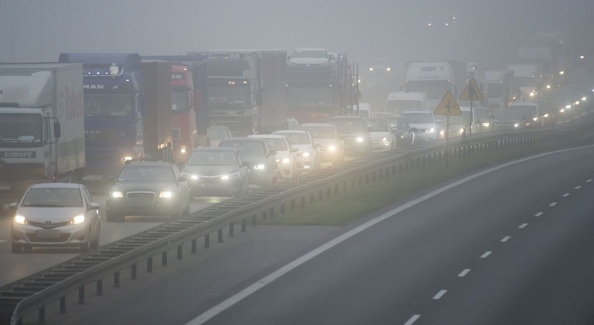 "Szeryfowanie" wydłużyło korki na trasie wylotowej z Warszawy. Sznur aut miał 5 km