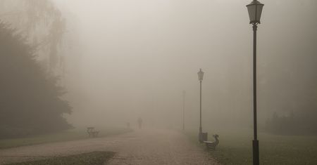 Pogoda na 23 października. IMGW ostrzega przed mgłami