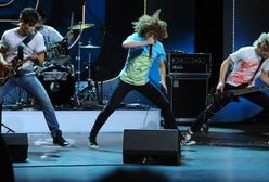 "Must be the music": Chłopcy z dziewczyną z sąsiedztwa o mały włos nie roznieśli sceny