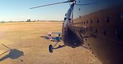 Mi-2 to stary i powolny śmigłowiec? Ten pilot udowadnia, że jest zupełnie inaczej