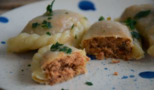 Pierogi z kurczakiem i suszonymi pomidorami