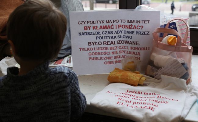 Rodzice niepełnosprawnych dzieci wciąż protestują w Sejmie