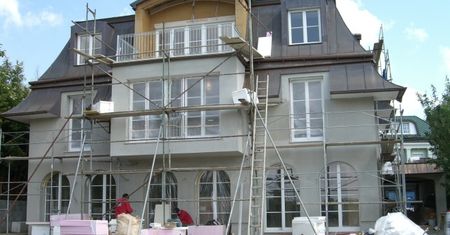 Docieplanie ścian zewnętrznych domu. Termomodernizacja na rzecz oszczędności