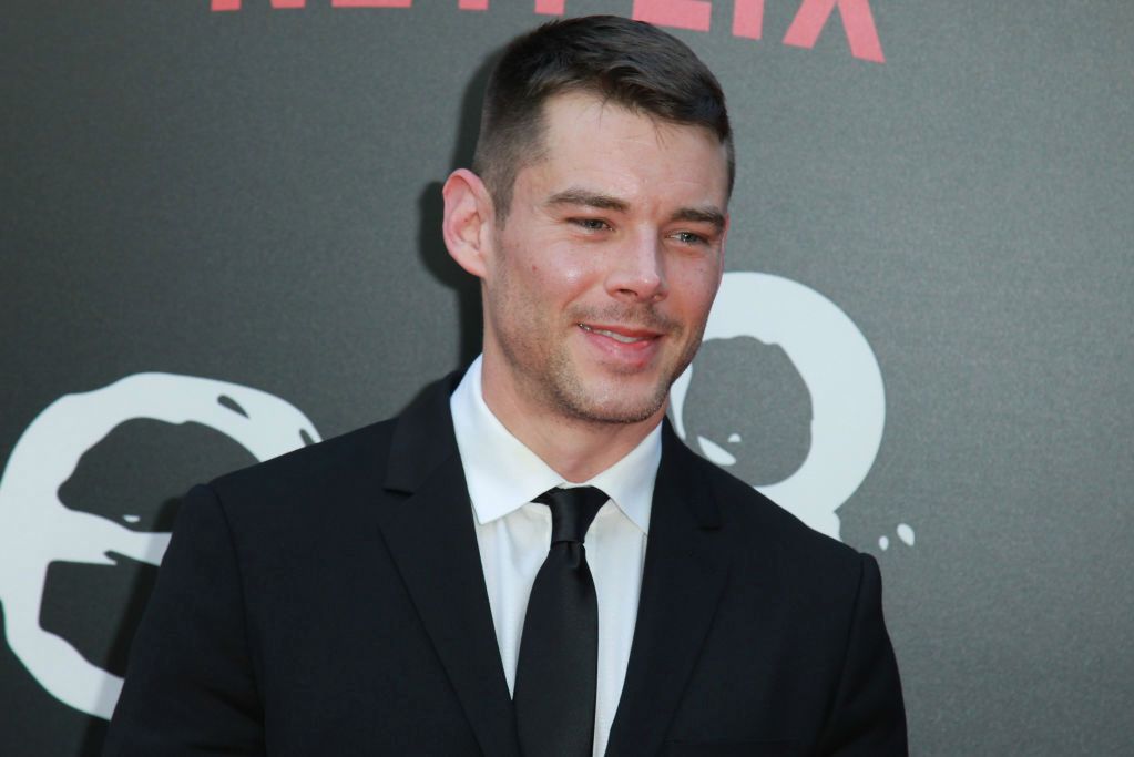 "Sense8": Brian J. Smith ujawnił, że jest homoseksualistą. Miał trudne dzieciństwo