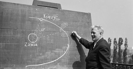 Miał zostać księdzem. Zamiast tego, odkrył dwa nowe księżyce, tuż nad Ziemią