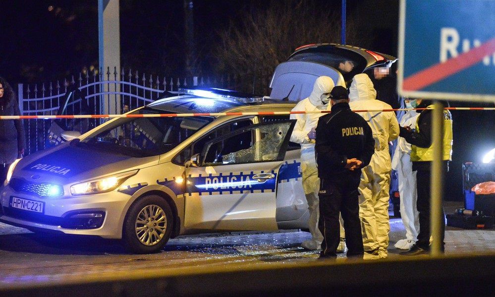 Gdyński policjant postrzelony w głowę. Sam pociągnął za spust?
