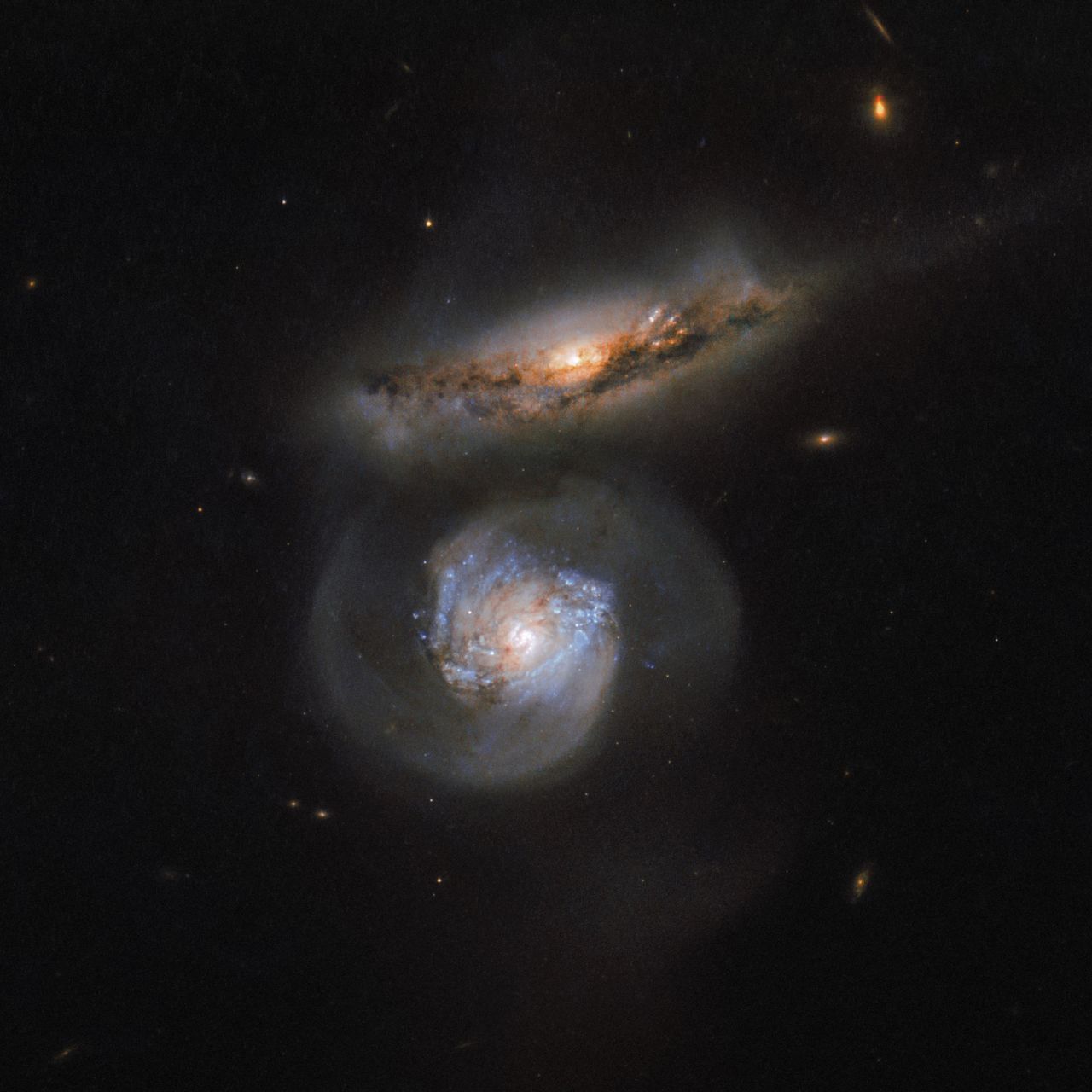 Piękne zdjęcie dwóch galaktyk wykonane Teleskopem Hubble'a