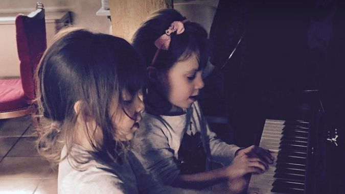 Ava i Mia zostały uprowadzone przez ojca w Wielkanoc