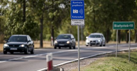 Nowe znaki drogowe już w sierpniu. Dotyczą odcinkowego pomiaru prędkości