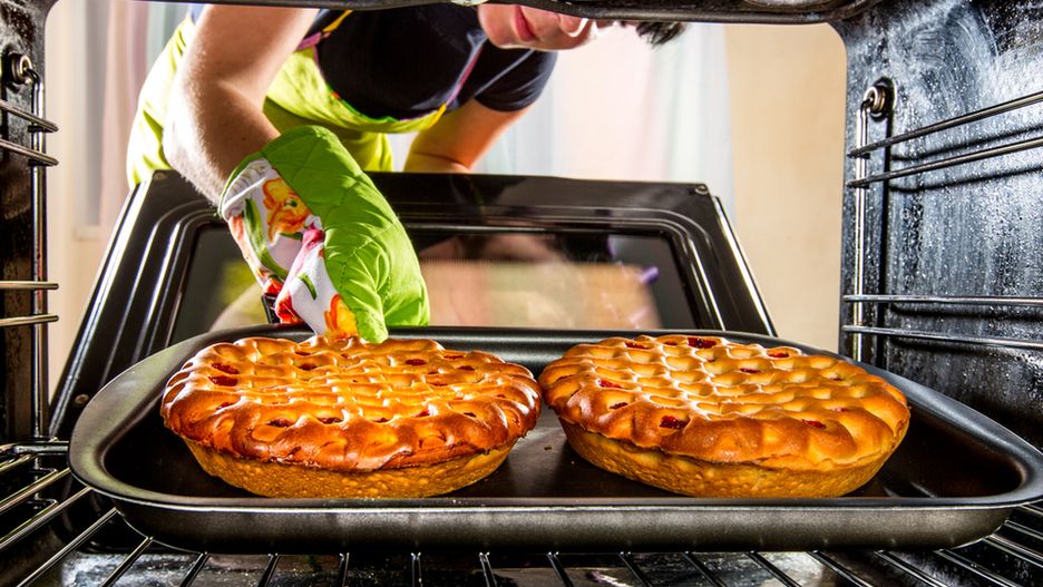 Im piekarnik ma szerszy zakres temperatur, tym stwarza większe możliwości. Ważne jest intuicyjne dopasowanie temperatury do przygotowywanego dania.