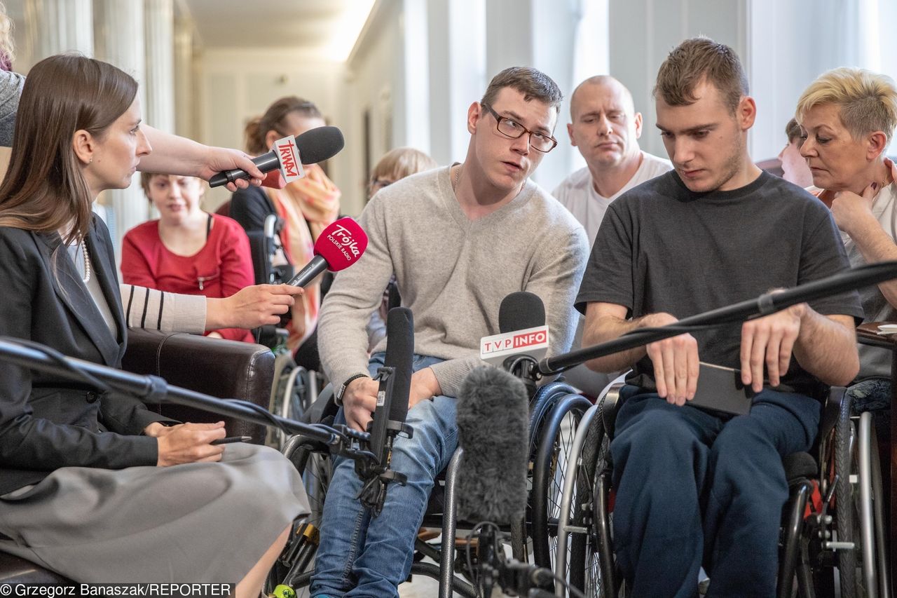 Zwrot ws. niepełnosprawnych w Sejmie. "Kancelaria zaprasza fizjoterapeutów"