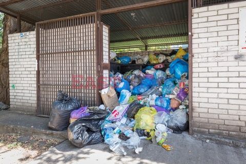 Kryzys śmieciowy nie tylko na Mokotowie. Z tym problemem może borykać się cała Warszawa