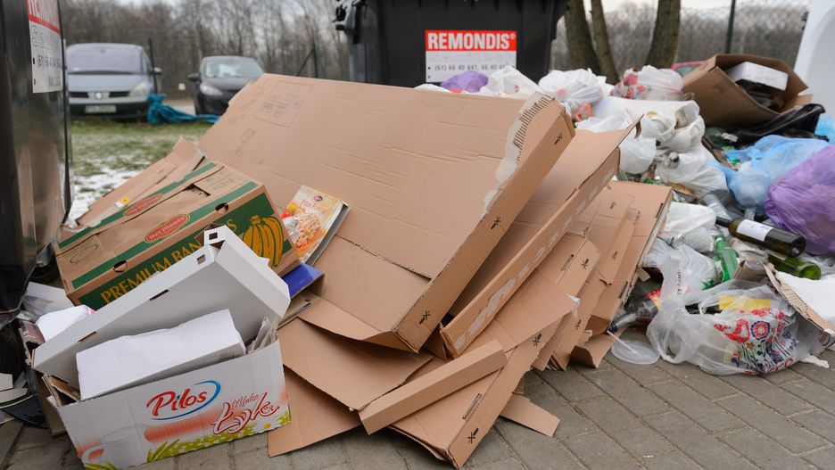 Ustalanie cen za wywóz śmieci na podstawie wielkości mieszkania jest niesprawiedliwe - uważają protestujący przeciw podwyżkom.