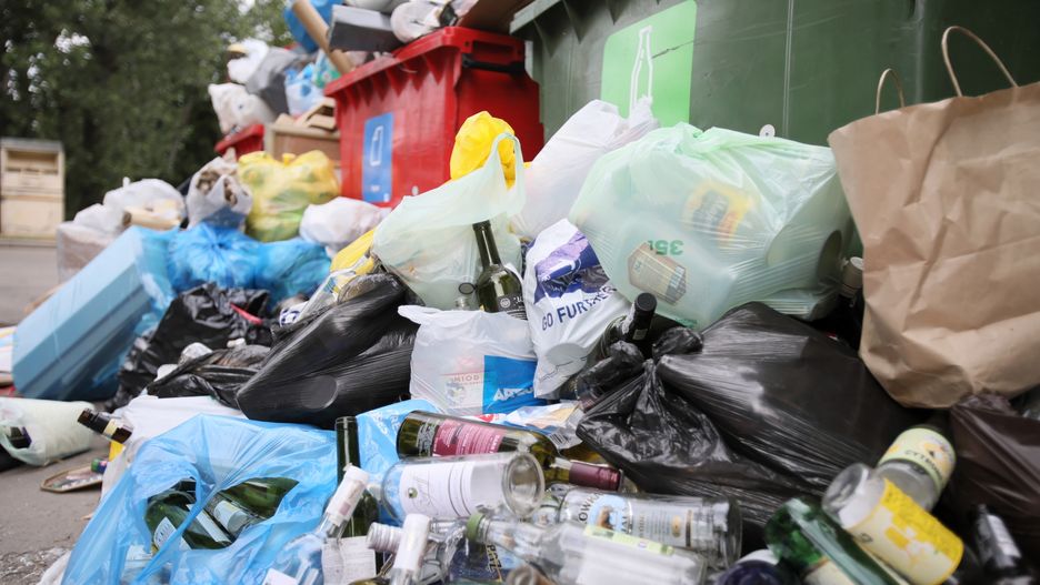 Warszawa. Nowe stawki za wywóz śmieci nie będą obowiązywać od lutego