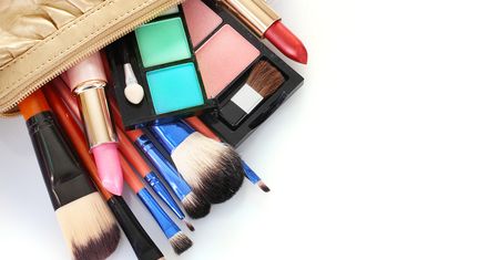 9 akcesoriów kosmetycznych, które każda kobieta powinna mieć
