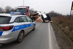Śląsk. Mięso wieprzowe wysypało się na jezdnię, spore utrudnienia