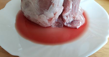 W sklepie ciągle widzisz takie mięso. To wcale nie krew