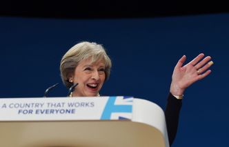 Theresa May zostaje. Wotum nieufności odrzucone