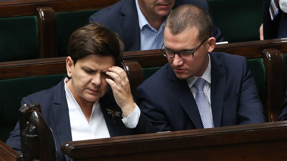 Premier Beata Szydło i sekretarz stanu w KPRM Paweł Szefernaker