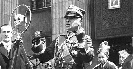 Największy akt tchórzostwa w najnowszej historii Polski. Czy w ogóle można go uzasadnić?