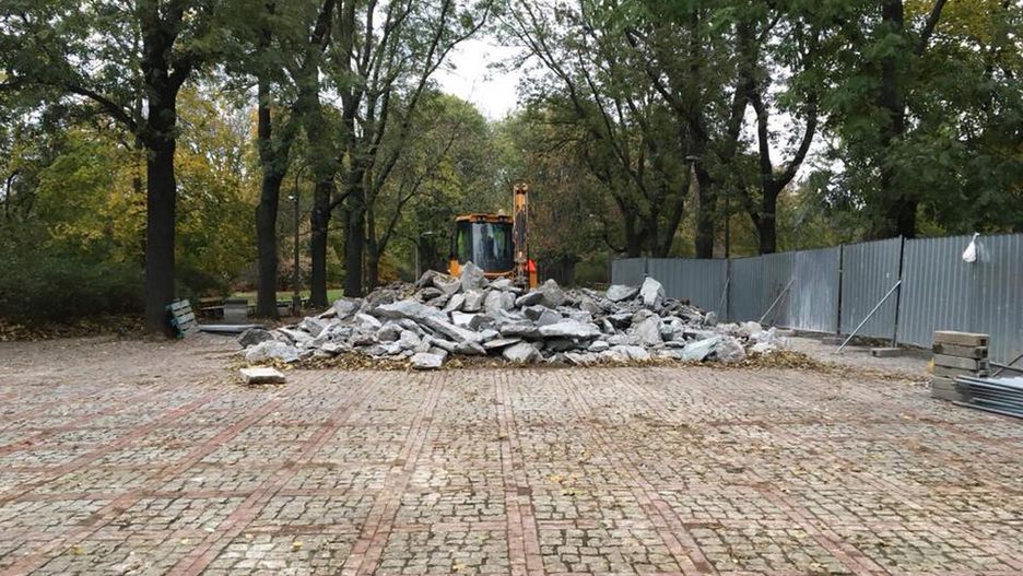 Symboliczne zapalenie zniczy ma odbyć się pod nieistniejącym już Pomnikiem Wdzięczności Żołnierzom Armii Radzieckiej w Warszawie