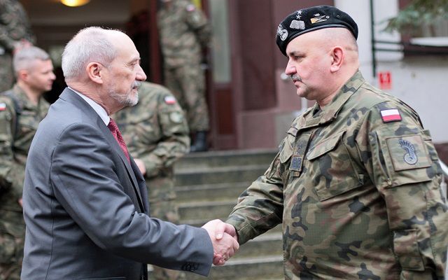 Gen. Jarosław Mika nowym dowódcą generalnym