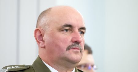 Koronawirus. Tajemnica wokół zakażenia generała Miki. Komunikat USA prowokuje ważne pytania