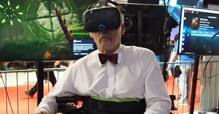 Janusz Korwin-Mikke walczył w VR. Świetnie sobie poradził