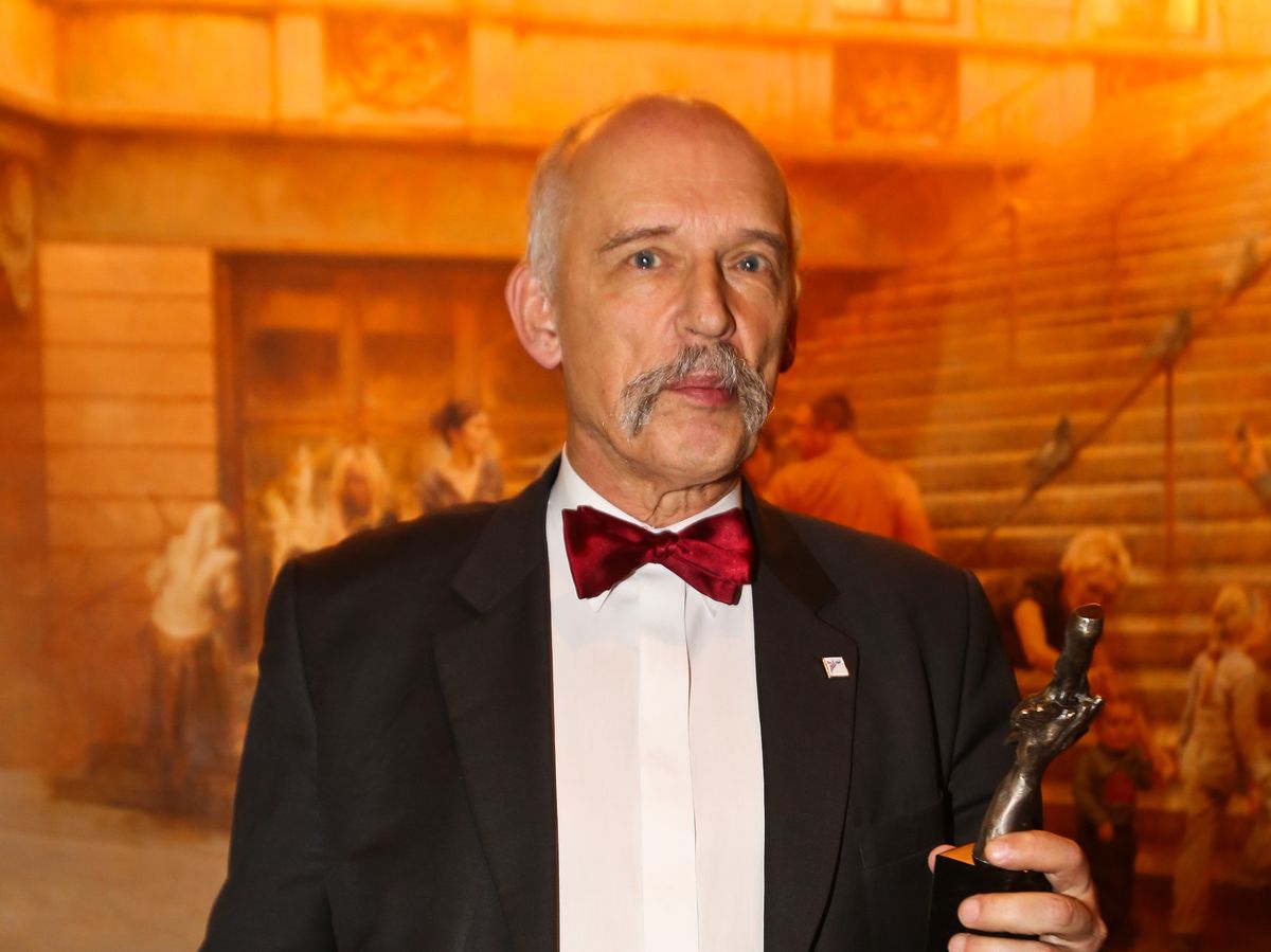 Janusz Korwin-Mikke pokazał swój dom. Każdy detal ma w nim znaczenie