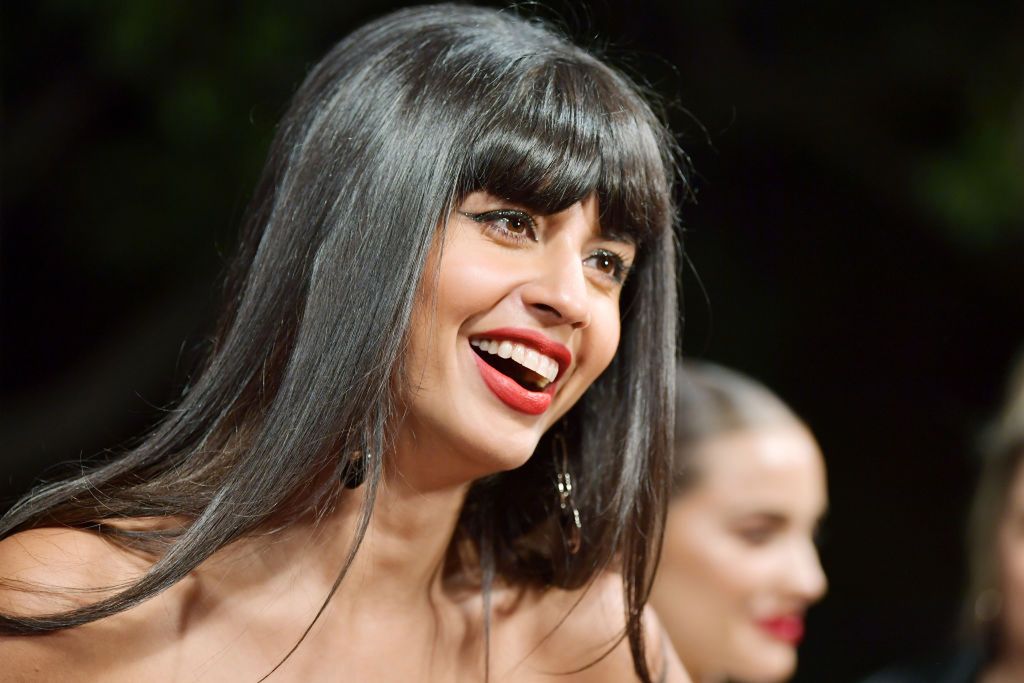 Jameela Jamil znowu została posądzona o kłamstwa na swój temat.