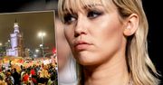 Miley Cyrus protestuje z Polakami! Hasło na transparencie zobaczył już cały świat