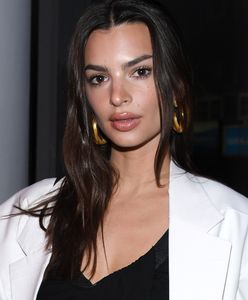 Emily Ratajkowski promuje najnowszą kolekcję bikini. Pokazała filmik z plaży