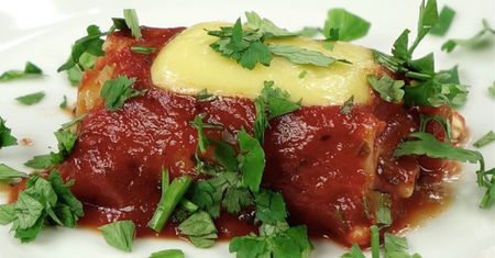 Zapiekane roladki makaronowe z pysznym nadzieniem