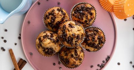 Przepyszne muffinki z jabłkami i czekoladą