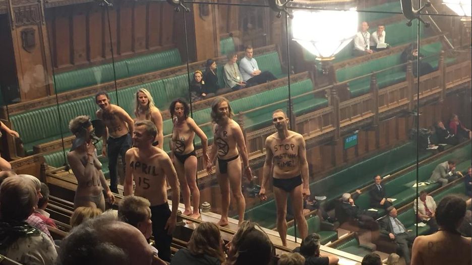 Aktywiści zakłócili debatę nad brexitem