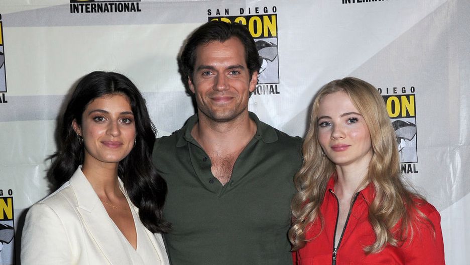 Anya Chalotra, Henry Cavill i Freya Allan, czyli Yennefer, Geralt i Ciri