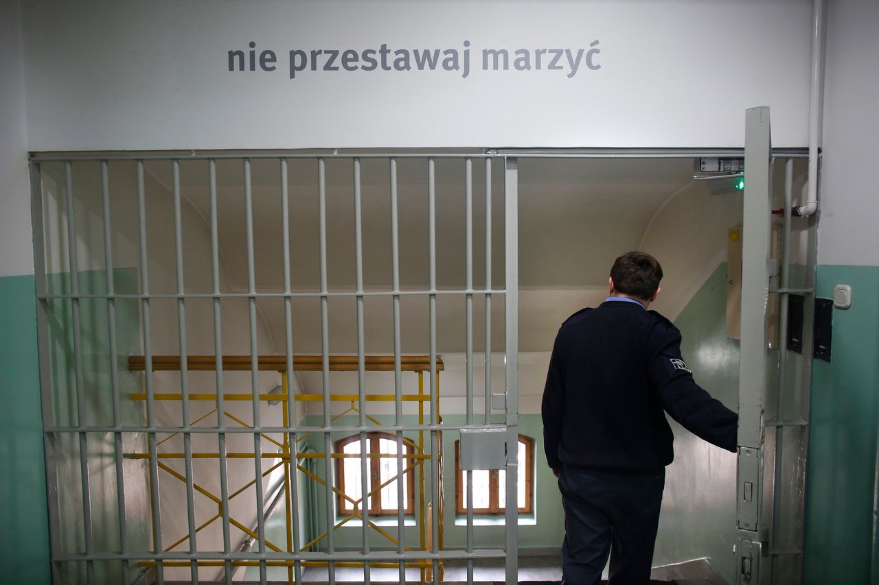 Zgwałcił studentkę. Współwięźniowie wymierzyli mu karę