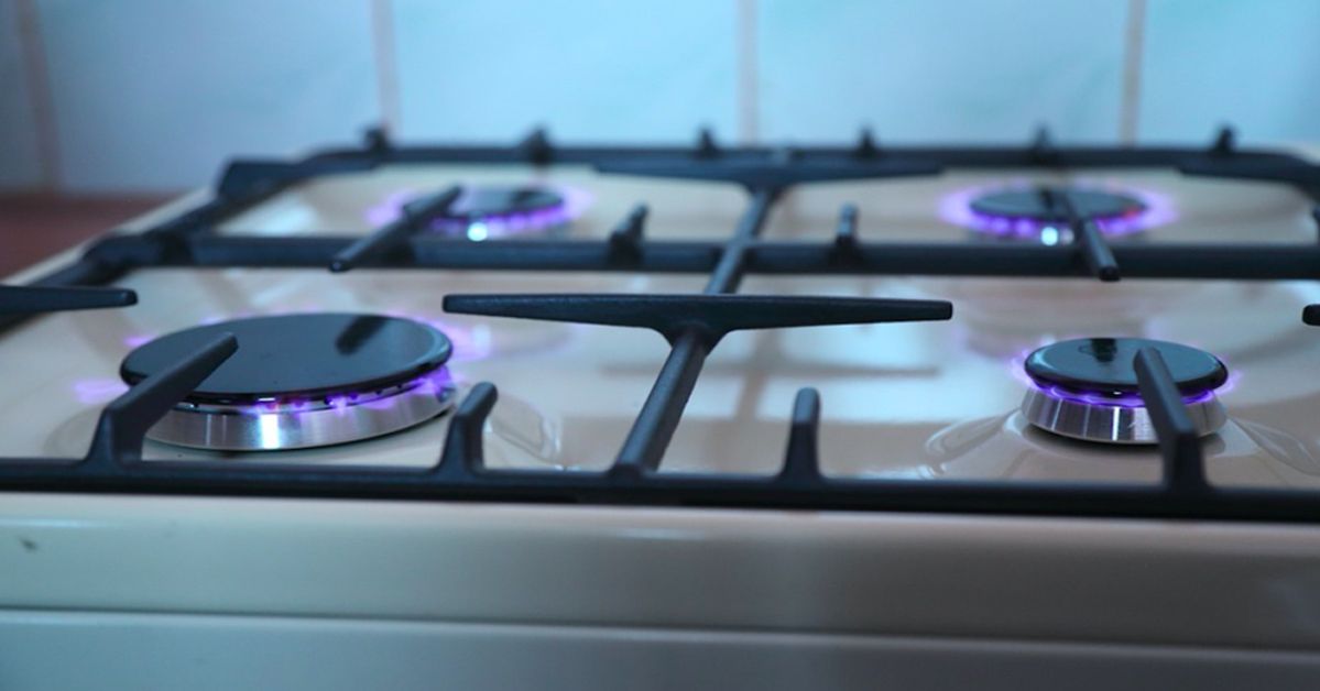 How to clean a cooker burner