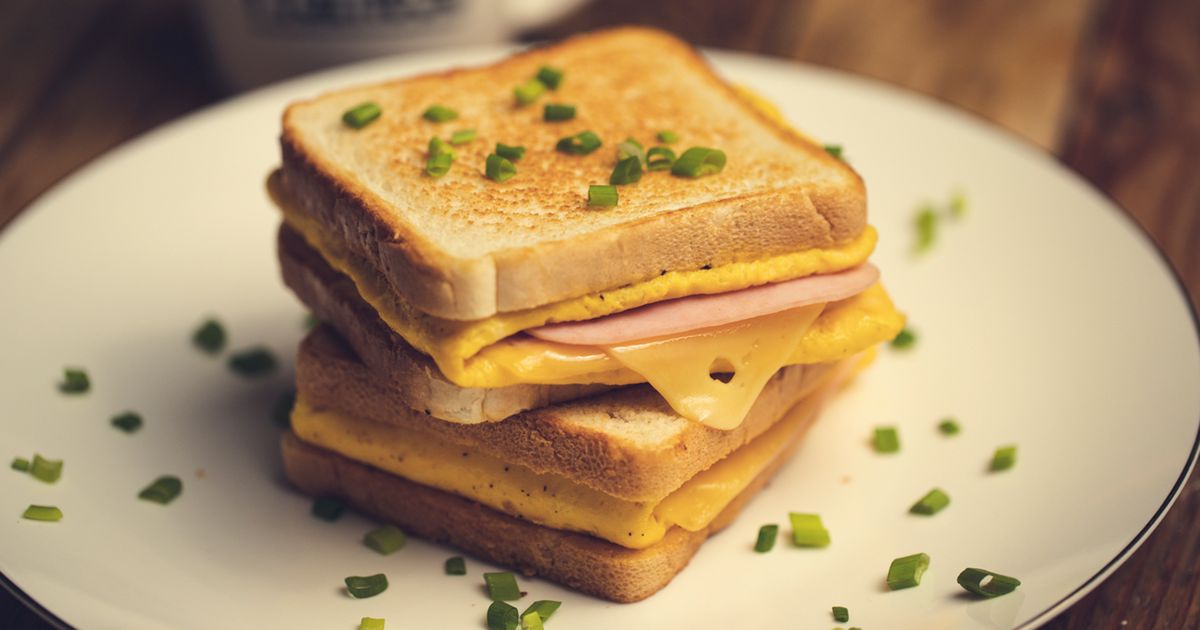 Pomysł na tosty na omlecie