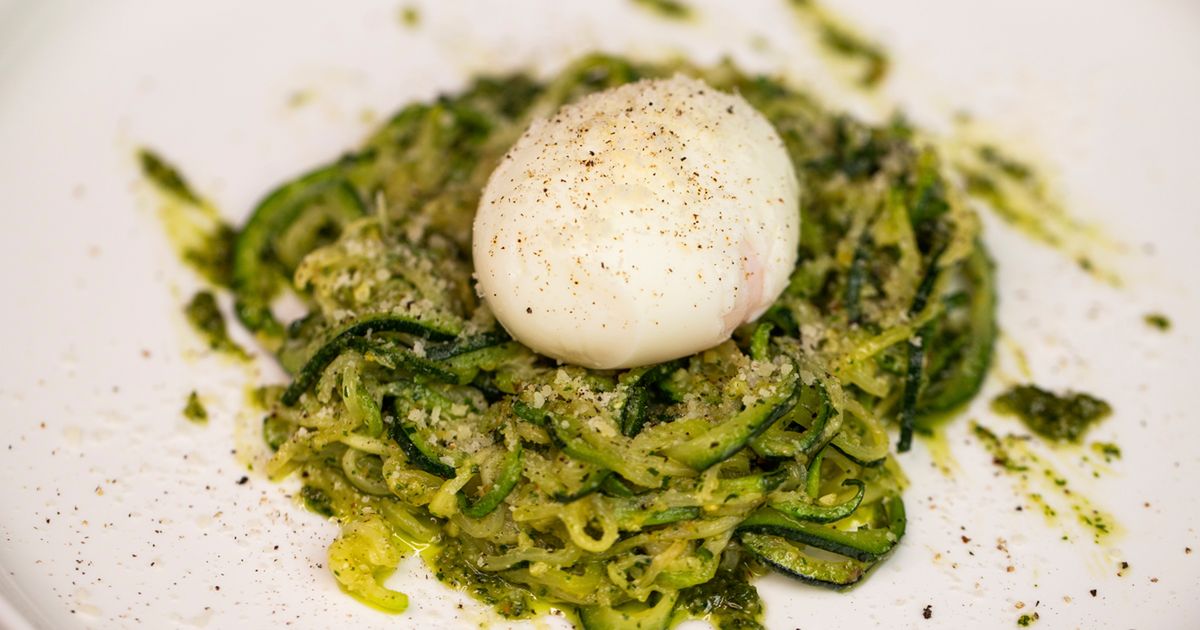 Pesto koperkowe z zoodlowaną cukinią