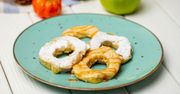 Pączki z jabłek w cieście naleśnikowym